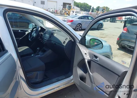 2013 Volkswagen Tiguan S из США, поврежденный, VIN WVGAV3AX4DW579821